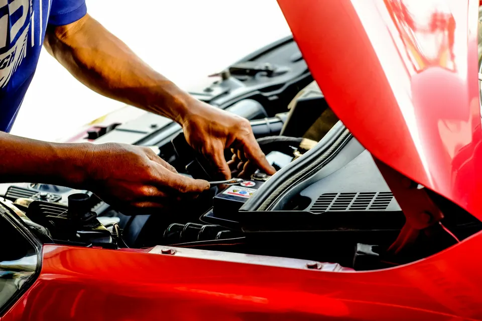 Mobile mechanic work